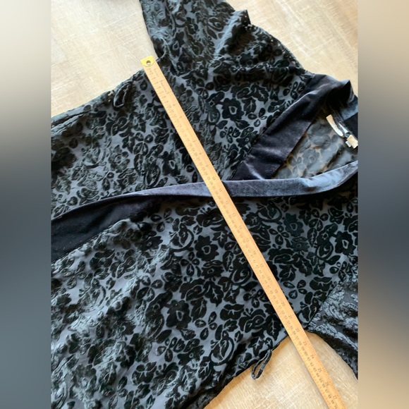 vtg Victoria's Secret Velour Sheer Black Floral Robe Gold Label Women's one size - Picture 10 of 12